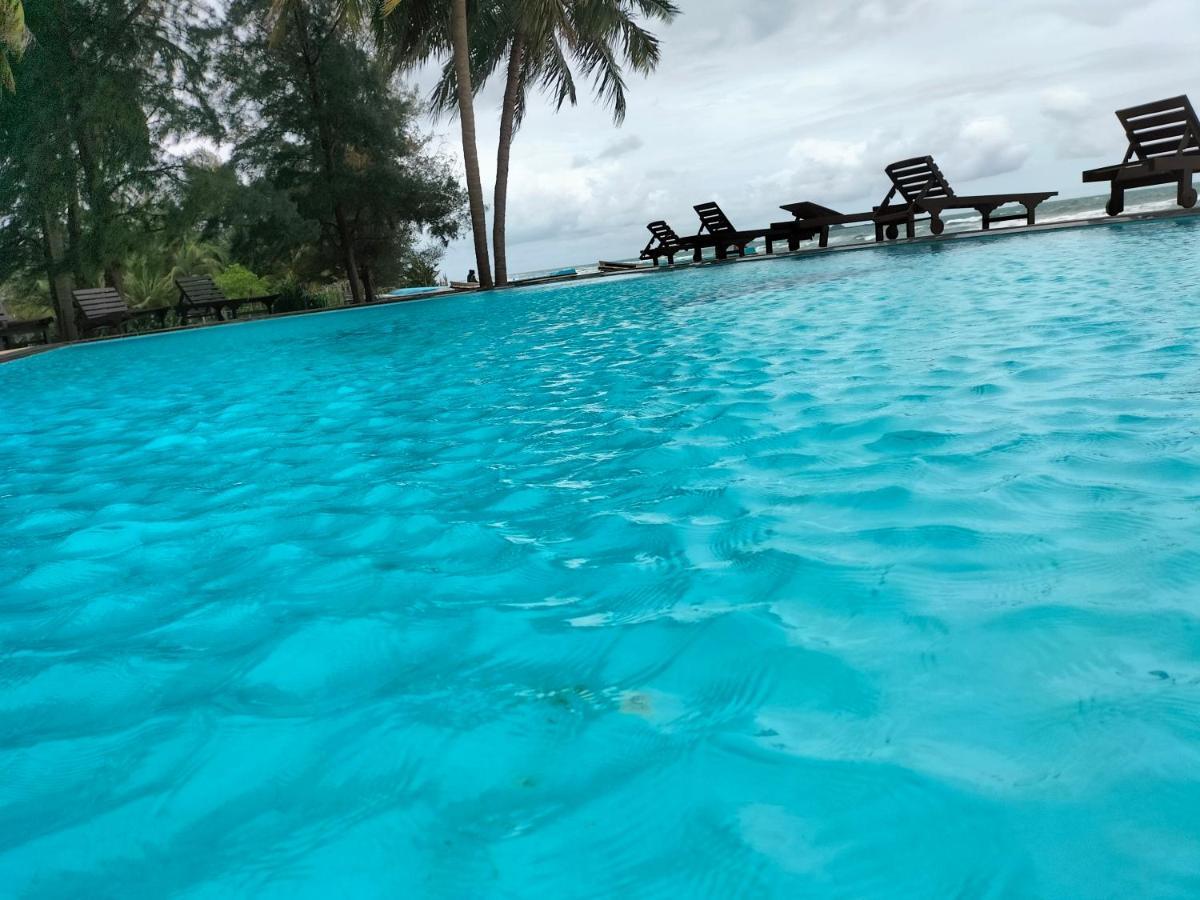 Hotel Coral Bay Тринкомали Экстерьер фото