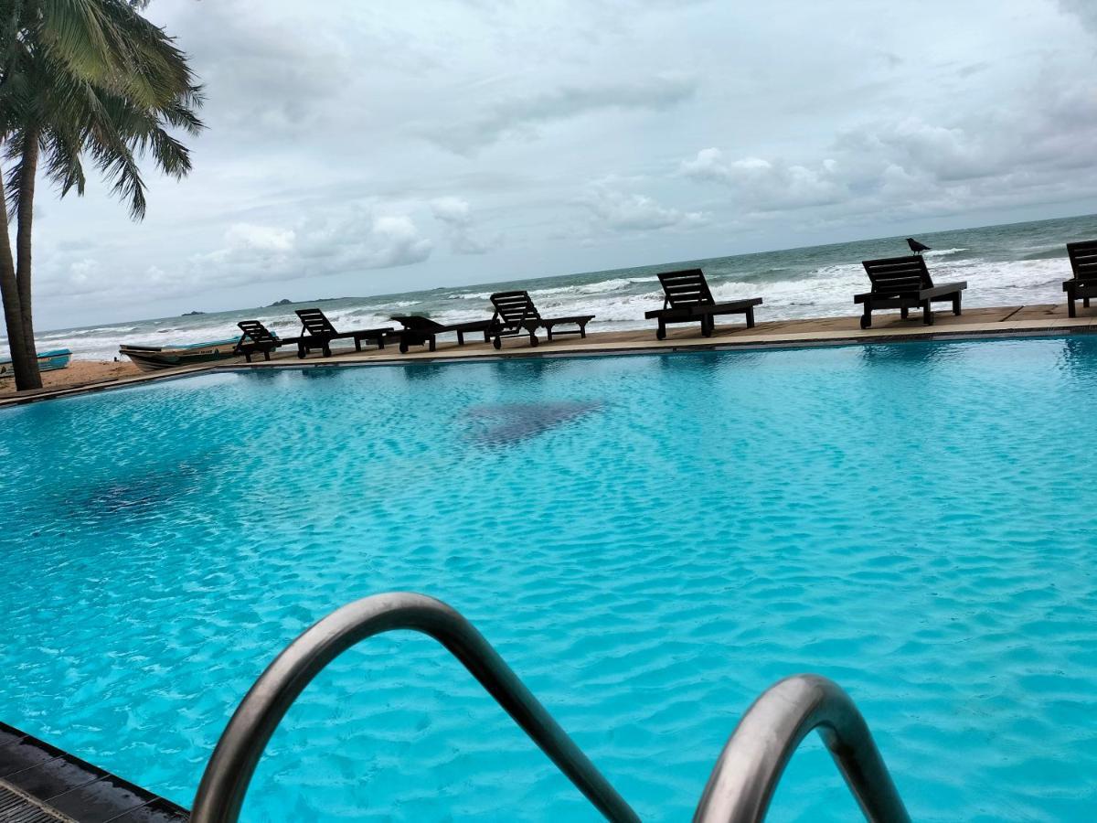 Hotel Coral Bay Тринкомали Экстерьер фото