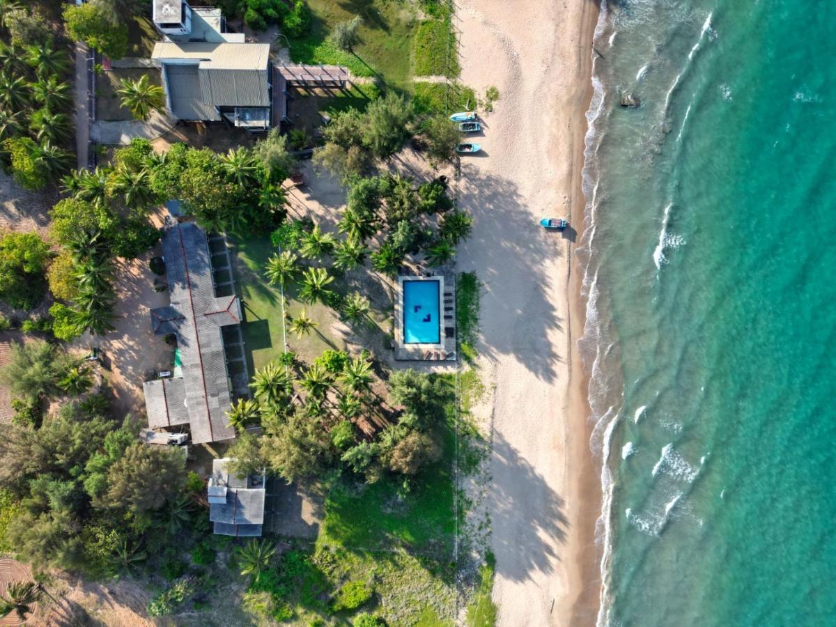 Hotel Coral Bay Тринкомали Экстерьер фото