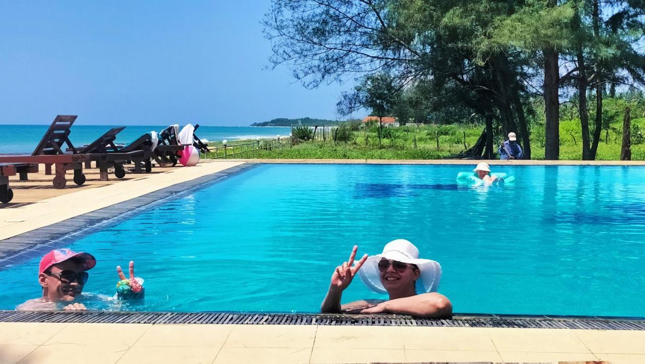 Hotel Coral Bay Тринкомали Экстерьер фото